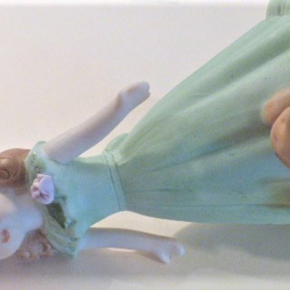 Enesco Growing Up BIRTHDAY GIRLS Age 7 Ceramic Figurine Vintage Dress Party - Picture 3 of 4